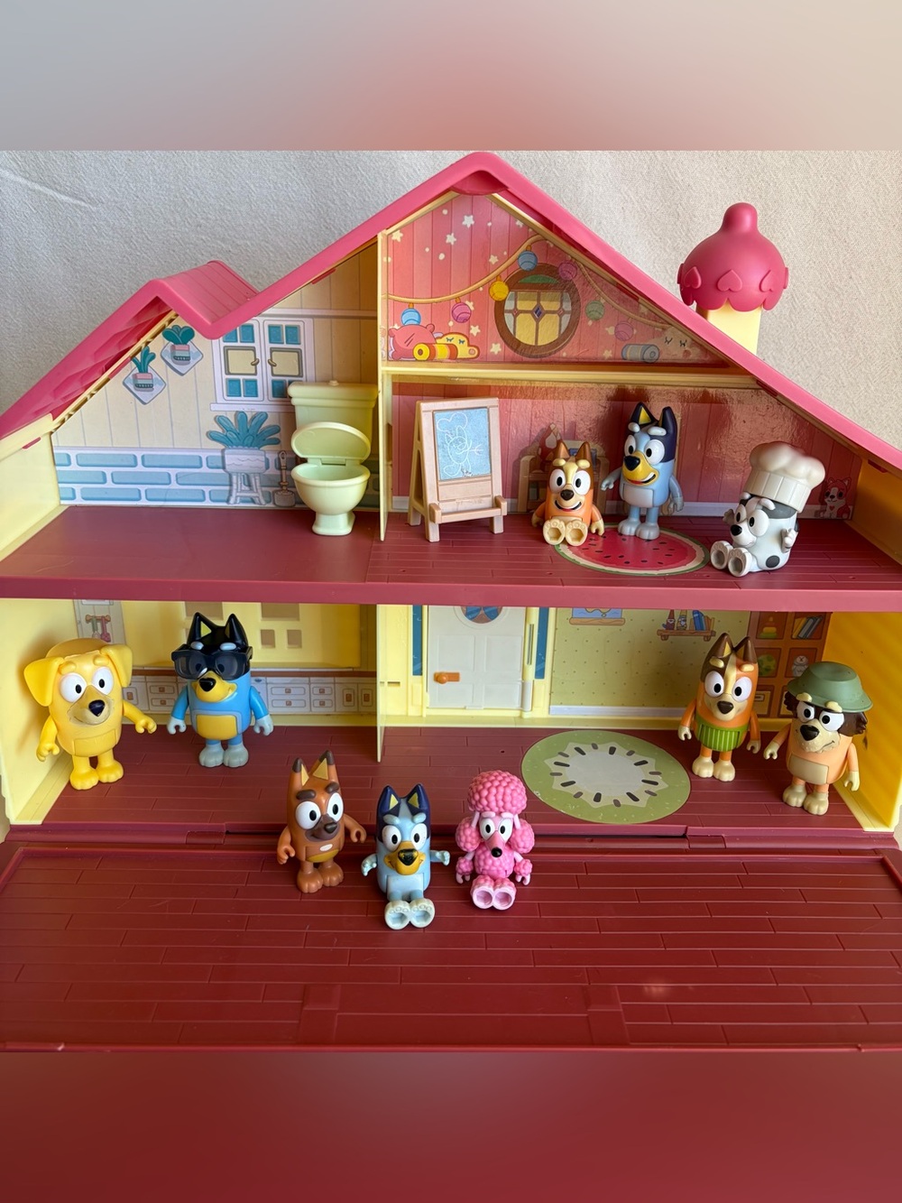 Bluey Heeler Home House and 10 figures Lot